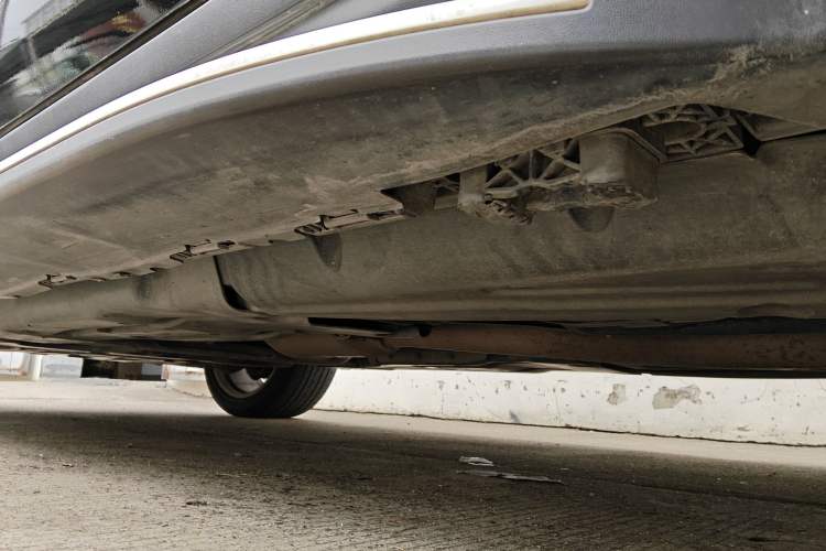 Used Mercedes-Benz GL-Class  Chassis Rear Left