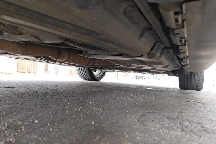 Used Mercedes-Benz GL-Class  Chassis Rear Right