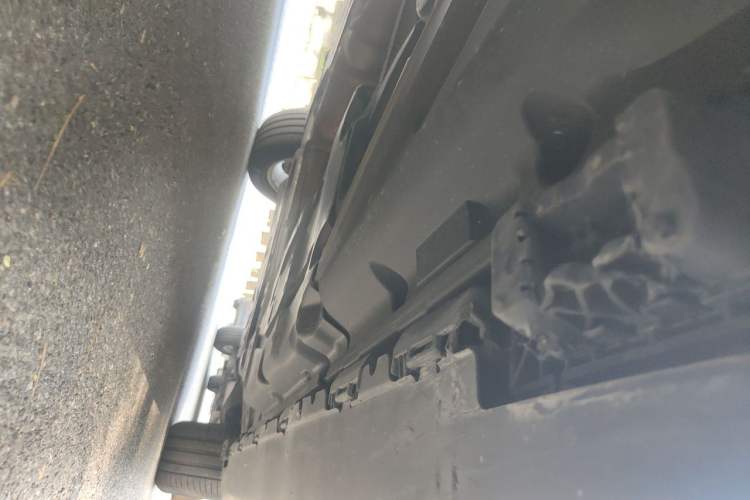 Used Mercedes-Benz GL-Class  Chassis Rear Right