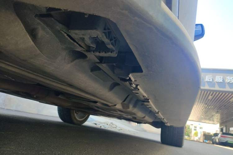 Used Mercedes-Benz GL-Class  Chassis Rear Right