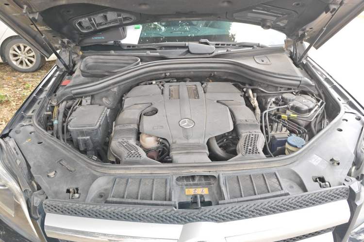Used Mercedes-Benz GL-Class  Engine Bay