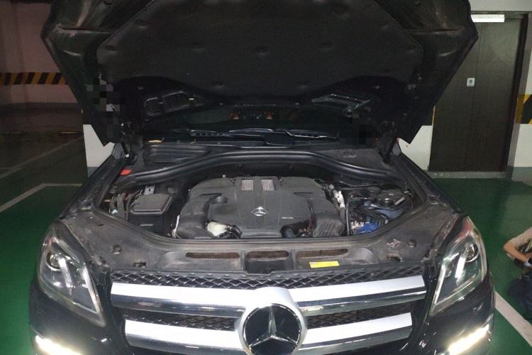 Used Mercedes-Benz GL-Class  Engine Bay