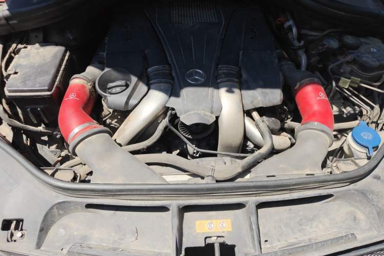 Used Mercedes-Benz GL-Class 2015 GL 500 4MATIC Engine Bay