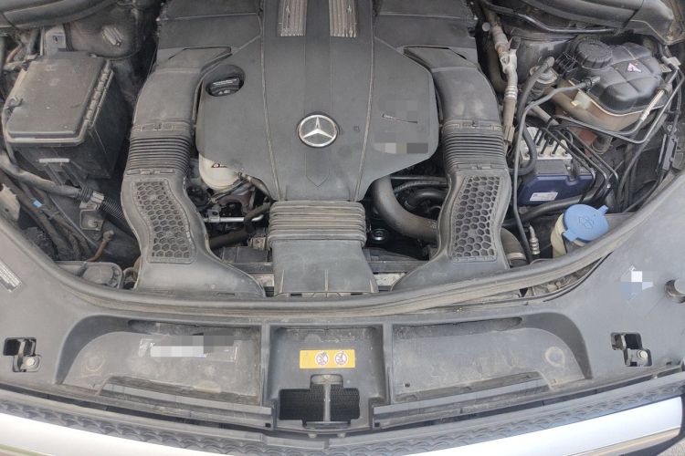 Used Mercedes-Benz GL-Class  Engine Bay