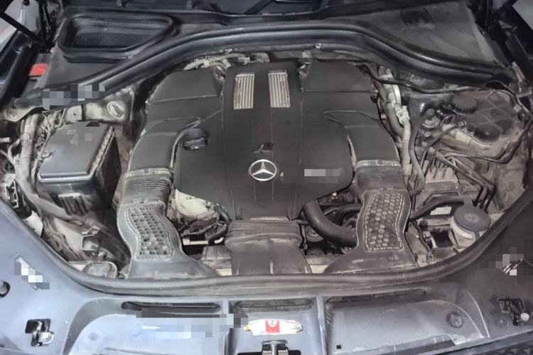 Used Mercedes-Benz GL-Class  Engine Bay