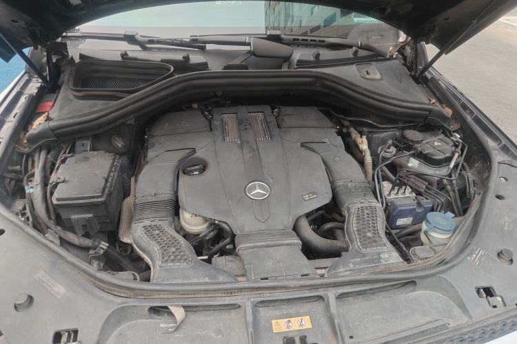 Used Mercedes-Benz GL-Class  Engine Bay