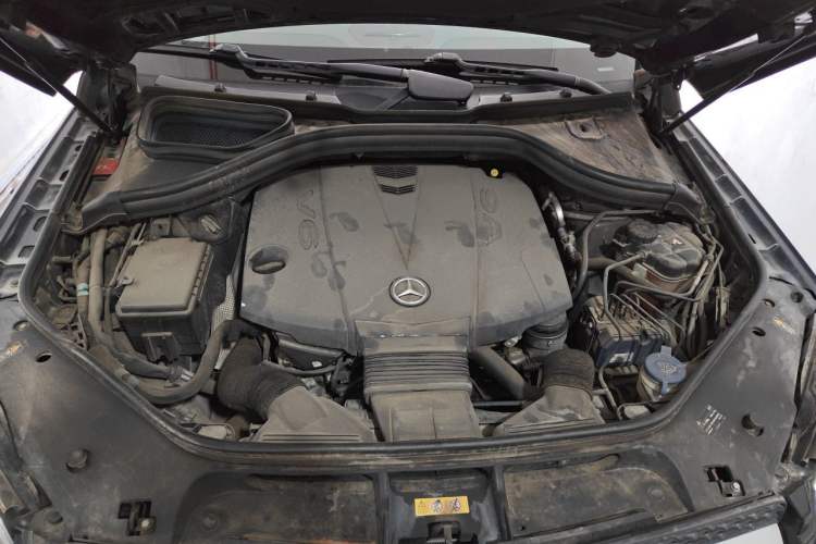Used Mercedes-Benz GL-Class 2015 GL 350 CDI 4MATIC Engine Bay