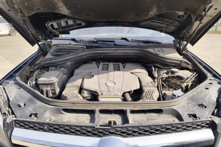 Used Mercedes-Benz GL-Class 2015 GL 400 4MATIC Dynamic Model Engine Bay