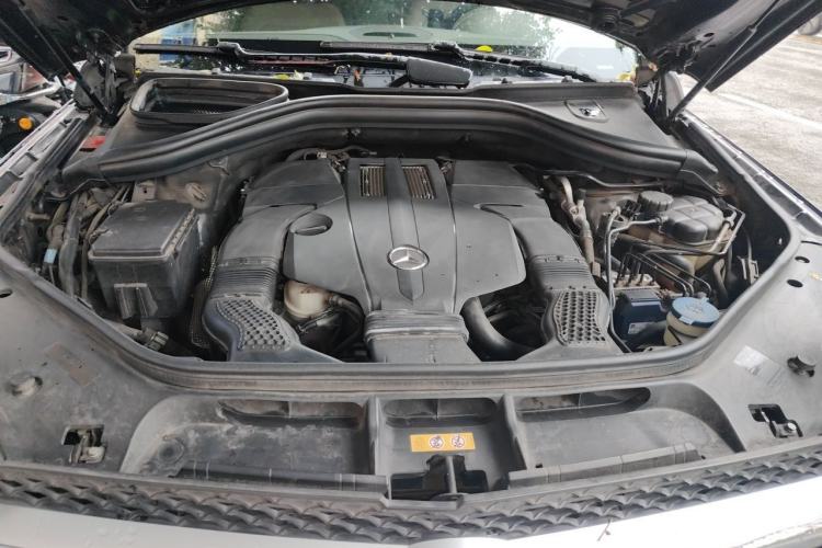 Used Mercedes-Benz GL-Class 2015 GL 400 4MATIC Dynamic Model Engine Bay