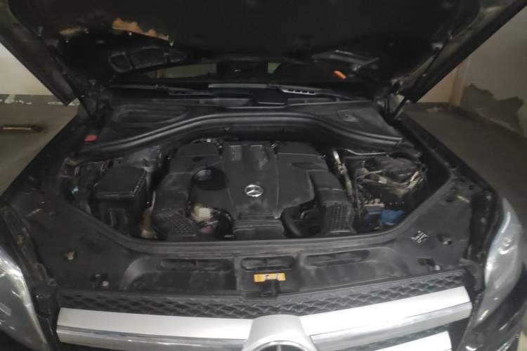 Used Mercedes-Benz GL-Class 2015 GL 400 4MATIC Dynamic Model Engine Bay