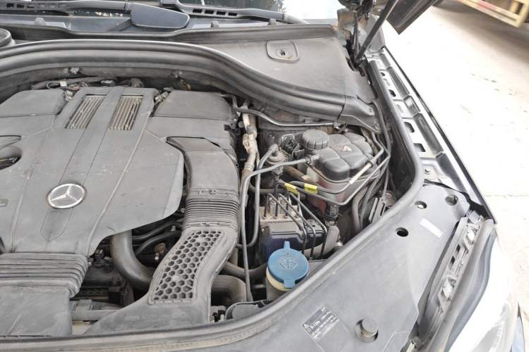 Used Mercedes-Benz GL-Class  Engine Bay Left