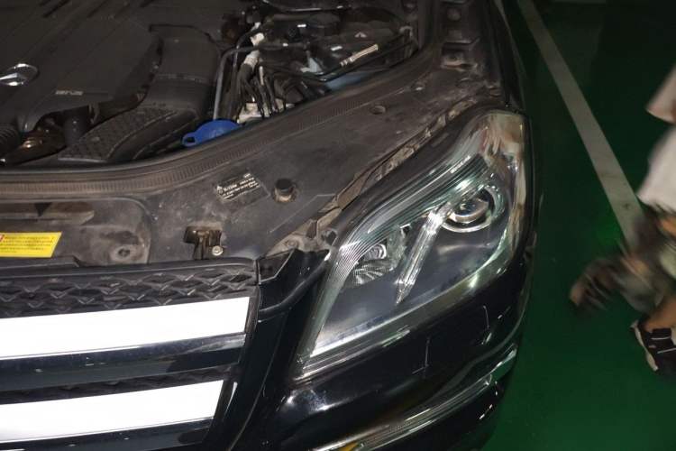 Used Mercedes-Benz GL-Class  Engine Bay Left