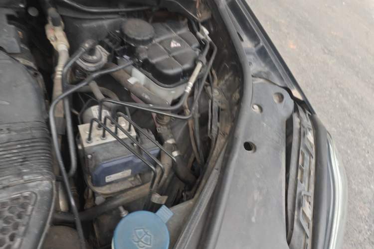Used Mercedes-Benz GL-Class  Engine Bay Left