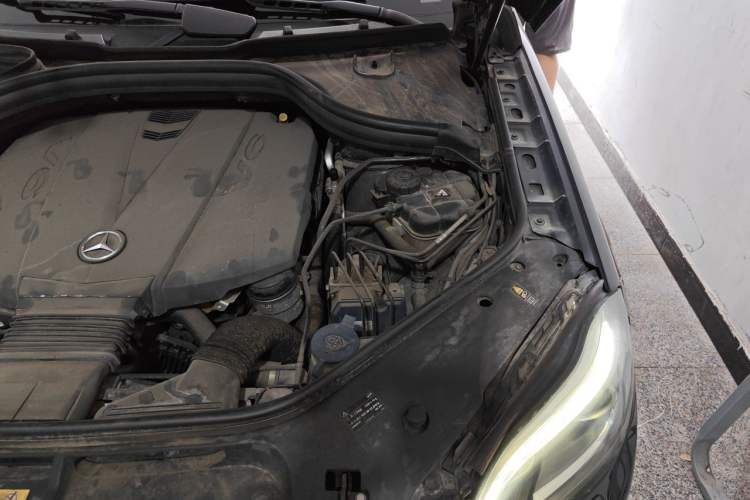 Used Mercedes-Benz GL-Class 2015 GL 350 CDI 4MATIC Engine Bay Left