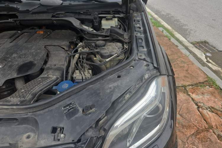 Used Mercedes-Benz GL-Class  Engine Bay Left