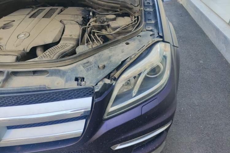 Used Mercedes-Benz GL-Class  Engine Bay Left