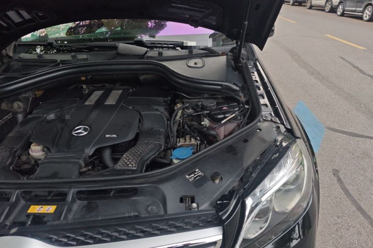 Used Mercedes-Benz GL-Class  Engine Bay Left