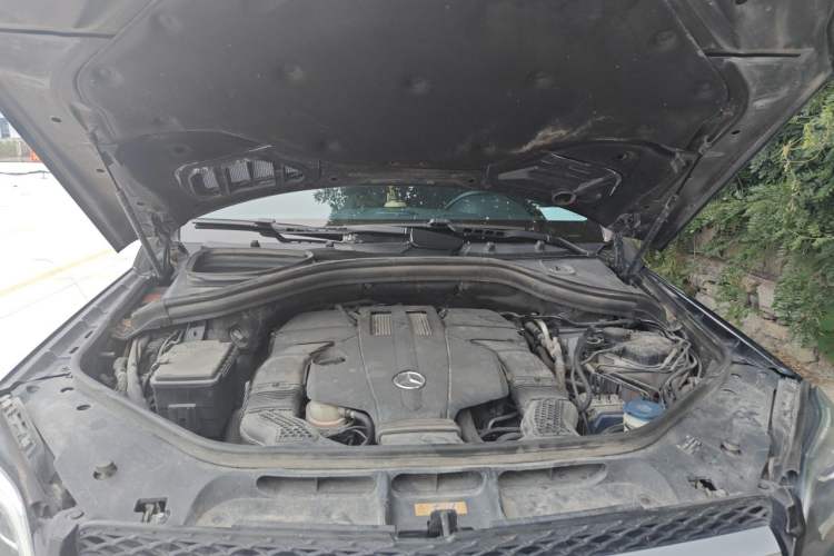 Used Mercedes-Benz GL-Class 2015 GL 400 4MATIC Dynamic Model Engine Bay