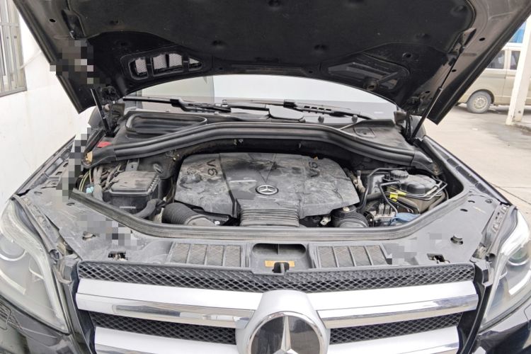 Used Mercedes-Benz GL-Class  Engine Bay
