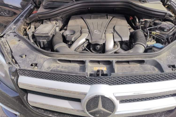 Used Mercedes-Benz GL-Class 2015 GL 500 4MATIC Engine Bay