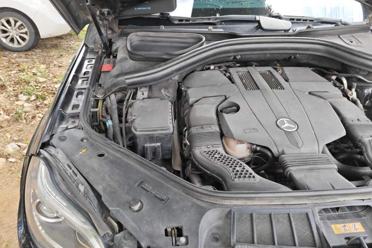 Used Mercedes-Benz GL-Class  Engine Bay Right