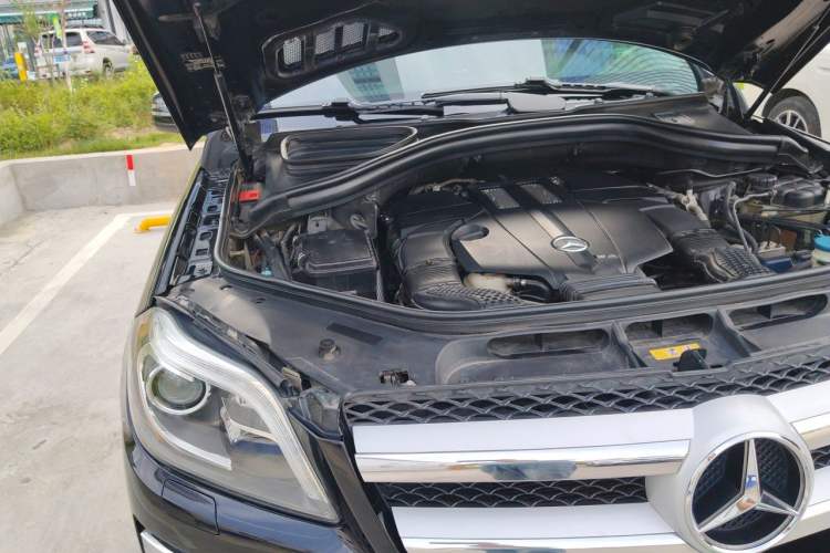 Used Mercedes-Benz GL-Class 2015 GL 400 4MATIC Luxury Model Engine Bay Right