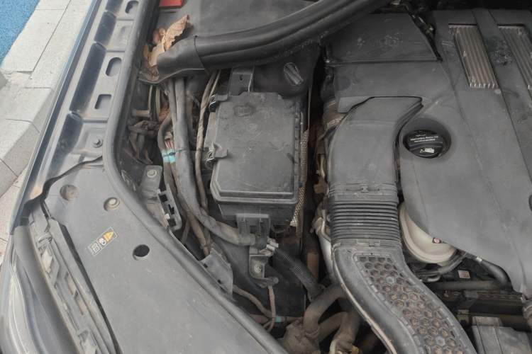 Used Mercedes-Benz GL-Class  Engine Bay Right