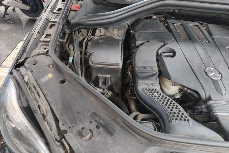 Used Mercedes-Benz GL-Class 2015 GL 400 4MATIC Dynamic Model Engine Bay Right