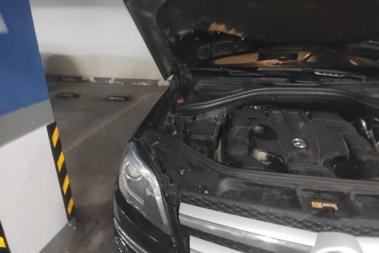 Used Mercedes-Benz GL-Class 2015 GL 400 4MATIC Dynamic Model Engine Bay Right