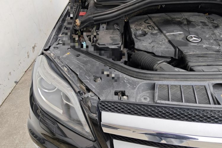 Used Mercedes-Benz GL-Class  Engine Bay Right