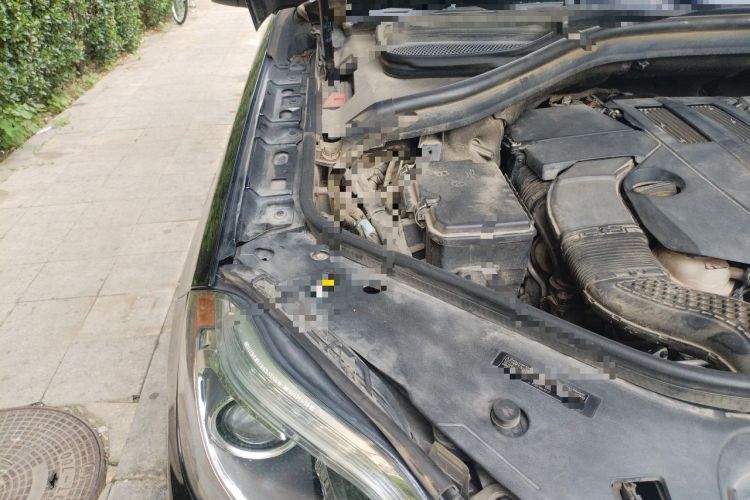 Used Mercedes-Benz GL-Class  Engine Bay Right