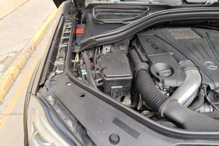 Used Mercedes-Benz GL-Class 2015 GL 500 4MATIC Engine Bay Right