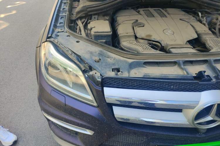 Used Mercedes-Benz GL-Class  Engine Bay Right