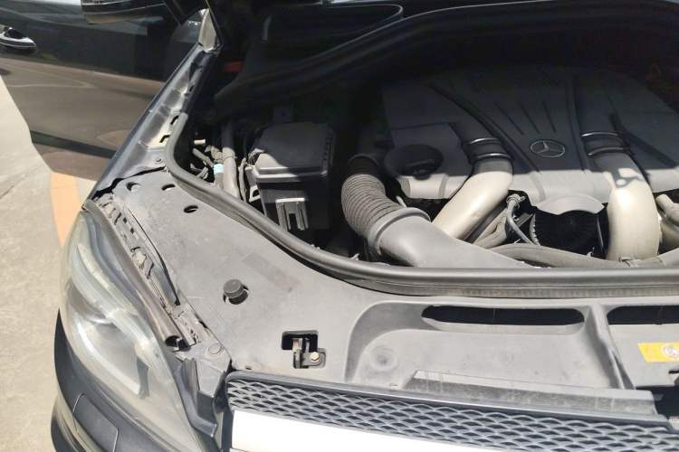 Used Mercedes-Benz GL-Class 2015 GL 500 4MATIC Engine Bay Right