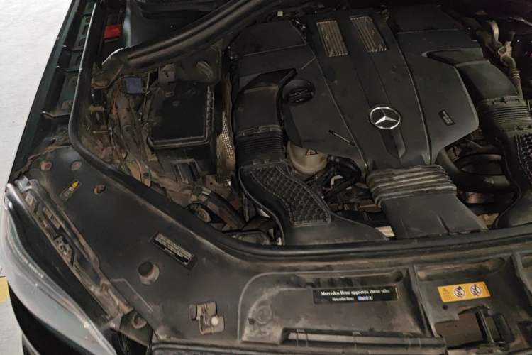 Used Mercedes-Benz GL-Class  Engine Bay Right