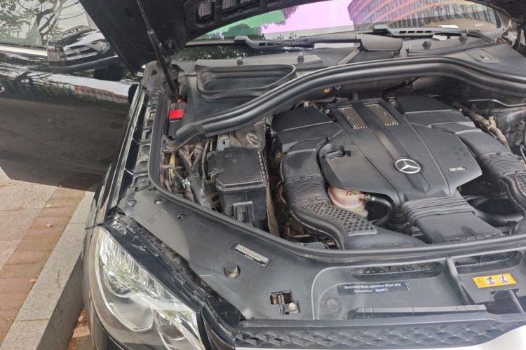 Used Mercedes-Benz GL-Class  Engine Bay Right