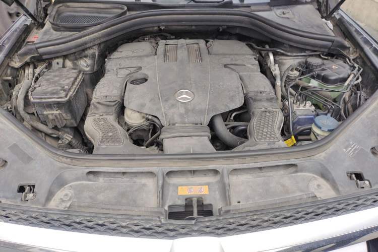 Used Mercedes-Benz GL-Class 2015 GL 400 4MATIC Luxury Model Engine Bay