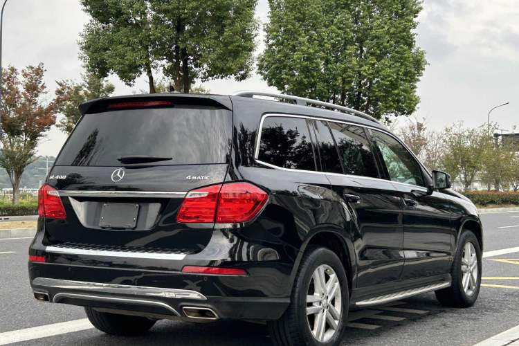 Used Mercedes-Benz GL-Class 2015 GL 400 4MATIC Dynamic Model Exterior 4
