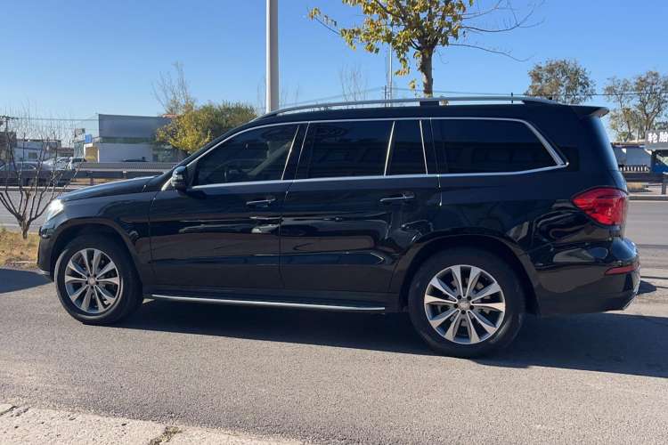 Used Mercedes-Benz GL-Class 2015 GL 400 4MATIC Luxury Model Exterior 5