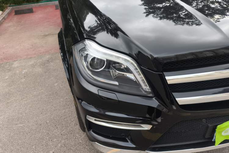 Used Mercedes-Benz GL-Class 2015 GL 400 4MATIC Dynamic Model Exterior 6