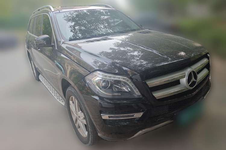 Used Mercedes-Benz GL-Class 2015 GL 400 4MATIC Dynamic Model Front Right 45 Deg
