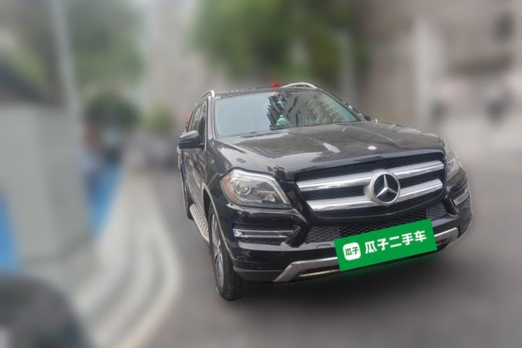 Used Mercedes-Benz GL-Class  Front Right 45 Deg