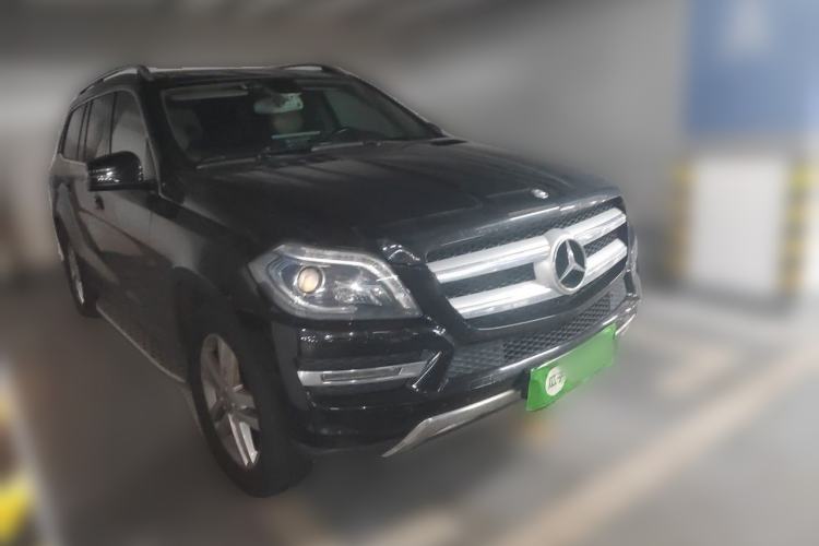 Used Mercedes-Benz GL-Class 2015 GL 400 4MATIC Dynamic Model Front Right 45 Deg