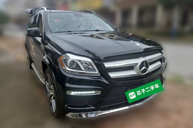Used Mercedes-Benz GL-Class  Front Right 45 Deg