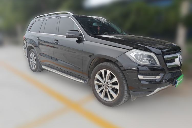 Used Mercedes-Benz GL-Class 2015 GL 400 4MATIC Dynamic Model Front Right 45 Deg