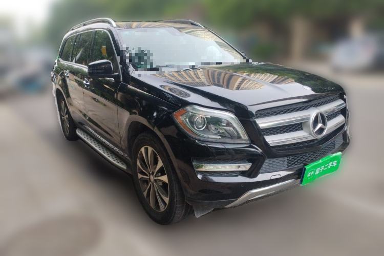 Used Mercedes-Benz GL-Class  Front Right 45 Deg