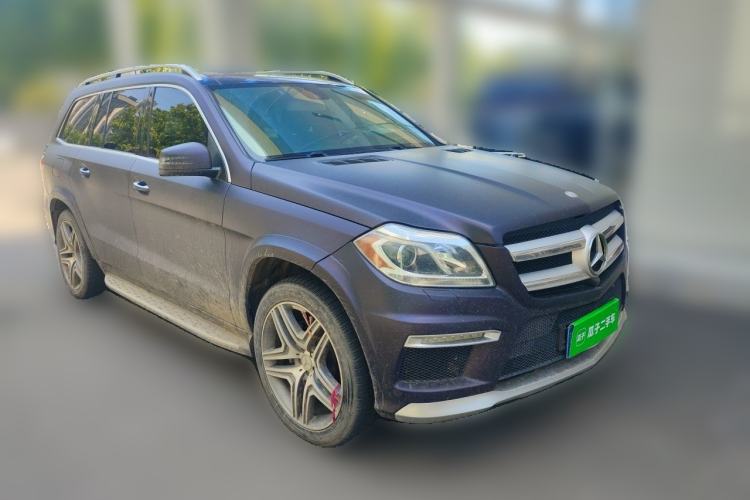 Used Mercedes-Benz GL-Class  Front Right 45 Deg
