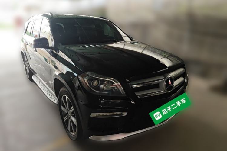 Used Mercedes-Benz GL-Class  Front Right 45 Deg