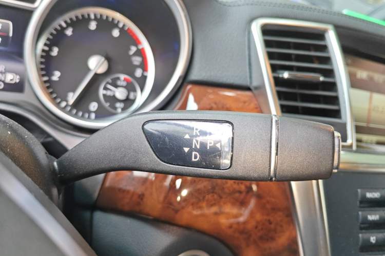 Used Mercedes-Benz GL-Class  Gear Lever