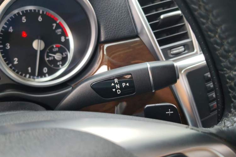 Used Mercedes-Benz GL-Class 2015 GL 400 4MATIC Luxury Model Gear Lever